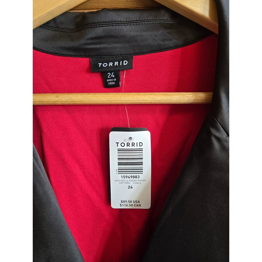 Torrid Tuxedo Dress Mini Skater Jester Red NWT 24 Vneck Satin Long Sleeve Belted - Picture 4 of 6